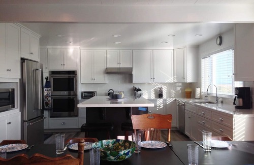 Sunset Beach House | 3 Bedroom House Sleeps 8