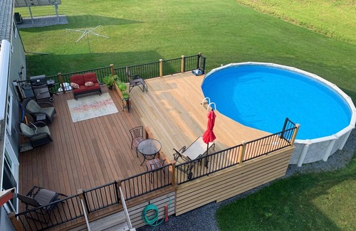 Addison House | 3-bedroom house 20 min. from Middlebury. Amazing decks with Adirondack view.