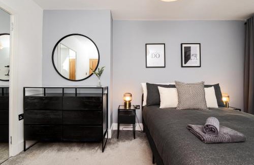 Uphall House | 3 Bedroom House-Free Parking