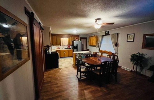 Ruffin House | 3-bedroom house in beautiful country setting with AC and WiFi.Gorgeous old oaks.