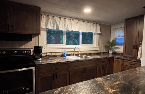 Jasper House | 3-bedroom house in beautiful Canisteo with AC