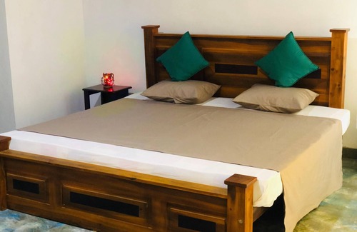 Kandy House | 3-bedroom house in Kandy City with WiFi, AC