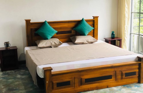 Kandy House | 3-bedroom house in Kandy City with WiFi, AC