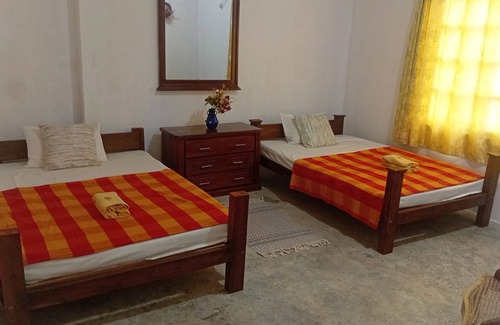 Kandy House | 3-bedroom house in Kandy City with WiFi, AC