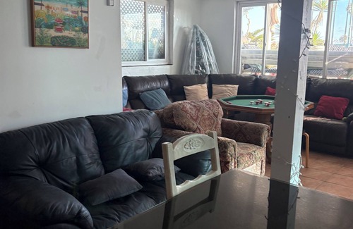 Central Mission Beach House | 3-bedroom house in lovely San Diego with WiFi, fitness room, AC,