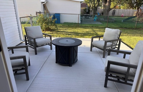Wasco House | 3-bedroom house in fantastic Hanover Park with AC, WiFi. Enjoy your stay