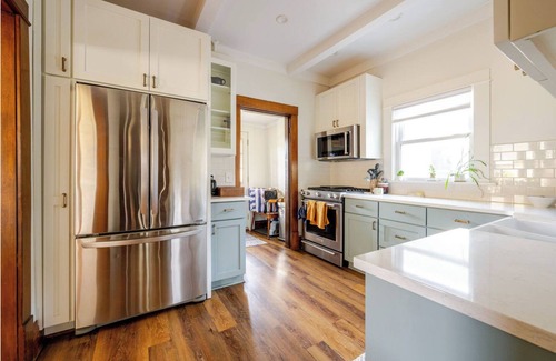 Kingfield House | 3-bedroom house in beautiful Kingfield Minneapolis with WiFi, AC, fitness room