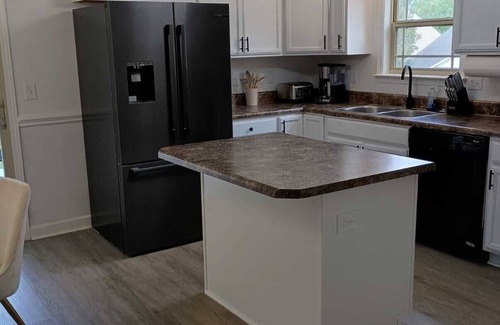 Arcadia House | 3-bedroom house in welcoming Spartanburg with WiFi, AC