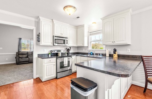 Kenly House | 3-bedroom house in welcoming Kenly with Screened in patio, Grill, 1 acre yard.