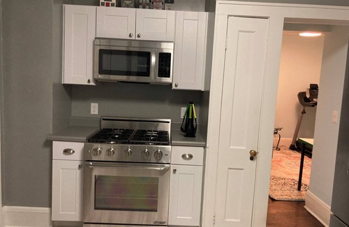 Shorewood House | 3-bedroom house near Lake Michigan in charming Shorewood. Family & Pet friendly