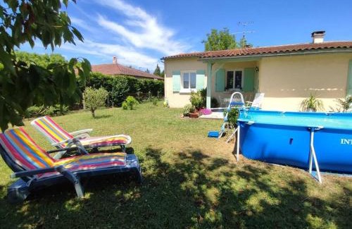 Prigonrieux House | 3 bedroom house with above-ground pool