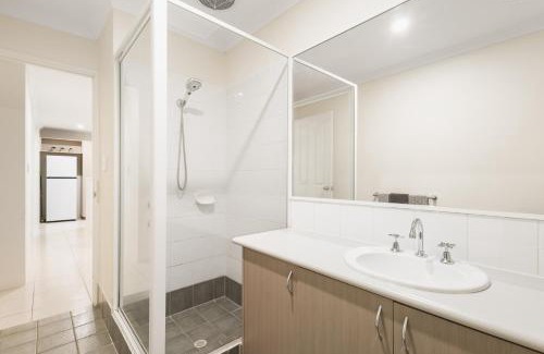 Kinross House | 3-Bedroom Kinross Beachside Abode