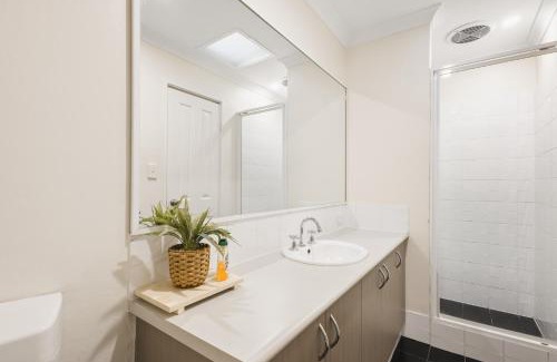 Kinross House | 3-Bedroom Kinross Beachside Abode