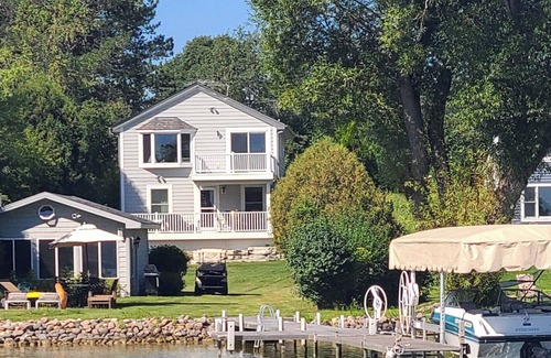 Hartford House | 3 Bedroom Lake House on Druid Lake, Erin - 5 minutes from Erin Hills Golf Course