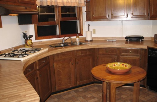 Cloverdale House | 3 bedroom lakefront vacation home