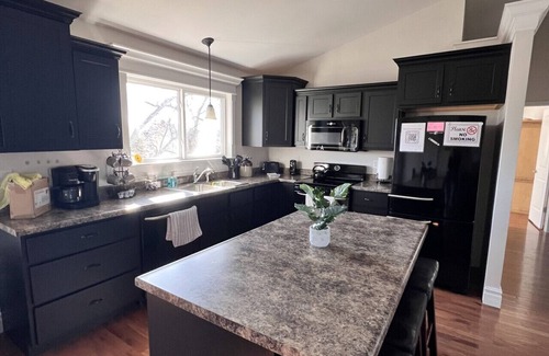Collinsville Apartment | 3 Bedroom Loft overlooking water