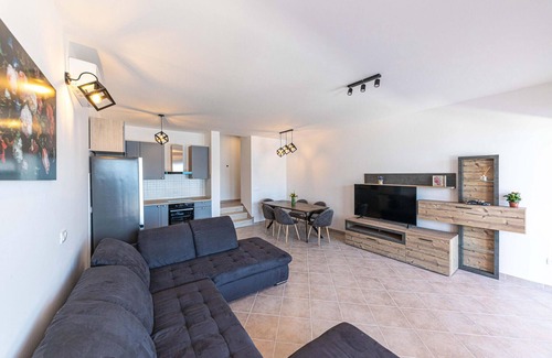 Marina Apartment | 3 bedroom lovely apartment in Marina