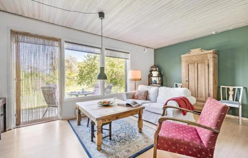 Hong House | 3 Bedroom Lovely Home In Høng