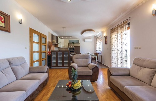 Prolozac House | 3 bedroom lovely home in Ricice