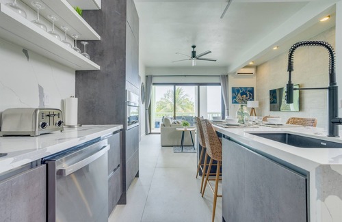 Cocoplum Condo | 3 Bedroom Luxury Beachfront Condo Brand New Pool
