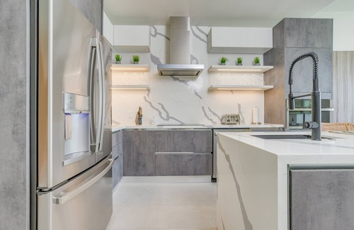 Cocoplum Condo | 3 Bedroom Luxury Beachfront Condo Brand New Pool