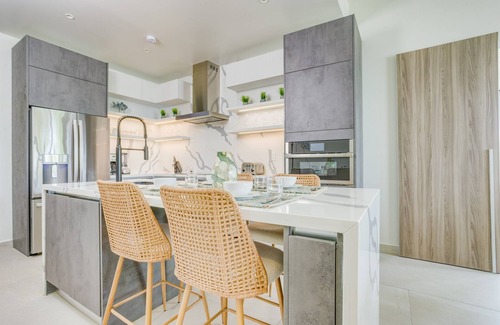 Cocoplum Condo | 3 Bedroom Luxury Beachfront Condo Brand New Pool