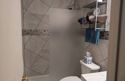 Rockdale Apartment | 3-bedroom Make yourself home while in Rockdale B