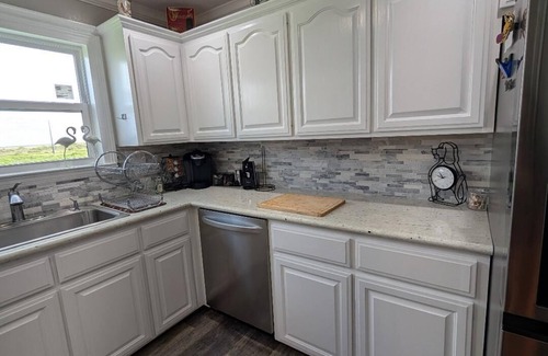 Port Bolivar House | 3-bedroom Ocean View Home. Sleeps 12. Pet Friendly. Pet Ramp. King Bed 75" TV