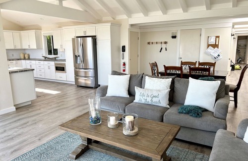 Castroville House | 3 Bedroom Ocean Front (sleeps 6)