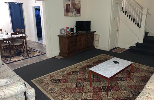 Charlton Heights Apartment | 3 bedroom one bathroom townhouse - 20B Elm street Charlton Heights WV 25040