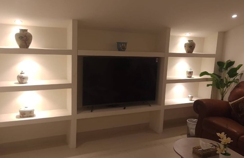 Hera Street Apartment | 3 Bedroom Penthouse Lily 4