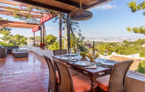 Trencall House | 3 Bedroom Pet Friendly Home In Trencall