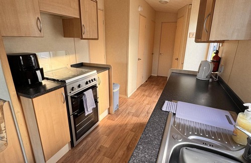 Towyn Ski Chalet | 3 bedroom, pet friendly, Lyons Winkups, Towyn