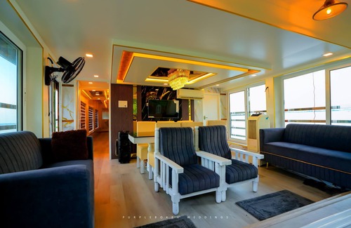 Alappuzha Boat Rental | 3 bedroom private semi luxury houseboat with all meals