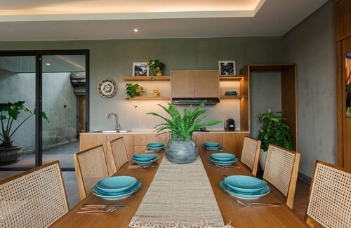 Pejeng Villa | 3 Bedroom Private Villa with Rice Field View