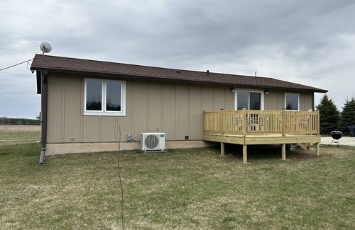 Sturgeon Bay House | 3 Bedroom - Room to park boat! - Close to water & Potawatomi State Park