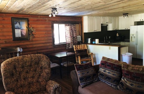 Weston Cabin | 3 Bedroom Snowshoe Log Cabin