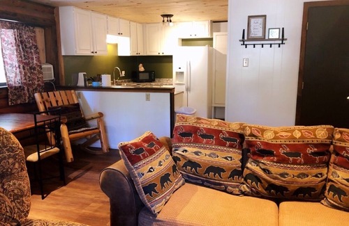 Weston Cabin | 3 Bedroom Snowshoe Log Cabin