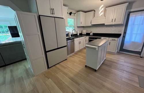 Church Street House | 3-bedroom Spacious Home in Atlanta; Near Airport; Close to Downtown & Midtown