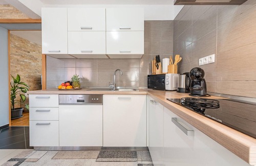 Municipality of Gracac Apartment | 3 bedroom stunning apartment in Gracac