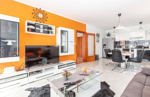 Smrika House | 3 bedroom stunning home in Smrika