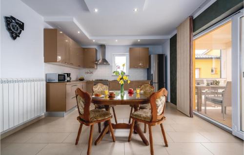 Kapelica House | 3 Bedroom Stunning Home In Labin