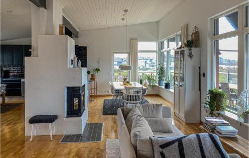 Huskvarna House | 3 Bedroom Stunning Home In Huskvarna