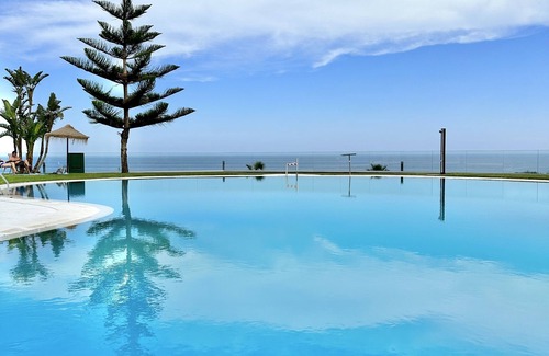 Torrequebrada House | 3 Bedroom Summer House Duplex - 5min from Beach, w/Pools on El Coloso