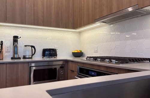 Lower Lonsdale House | 3 Bedroom Townhouse in North Vancouver - City View