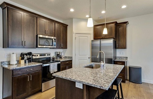 Lehi House | 3-bedroom townhome in serene Lehi with AC