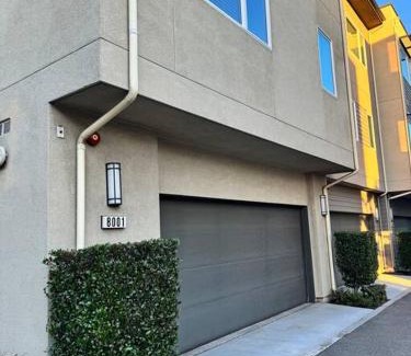 Downey House | 3 Bedroom Townhome with Large Living Area