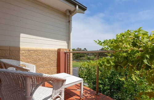 Bonbeach House | 3 bedroom Townhouse In Bonbeach VIC