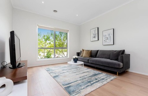Bonbeach House | 3 bedroom Townhouse In Bonbeach VIC