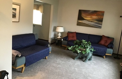 Reynoldsburg House | 3-bedroom vacation home just 13 minutes from Easton Town Center